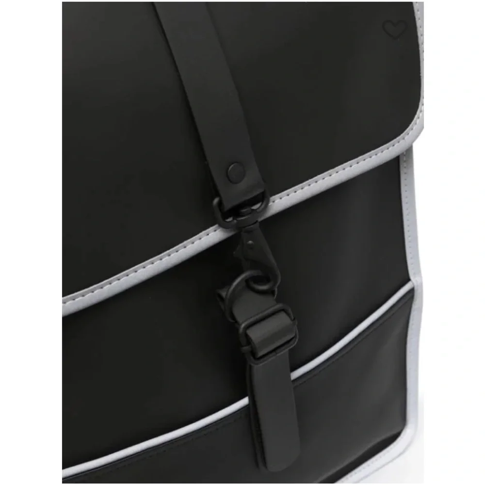 New! Conscious Rains contrasting-trim backpack‎